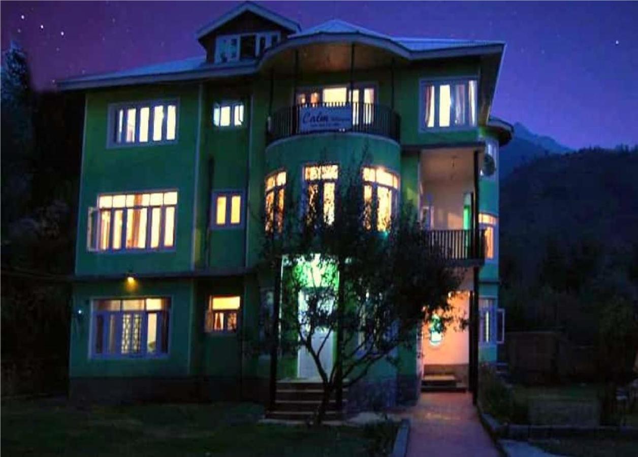 Calm Holiday Inn Srīnagar 外观 照片